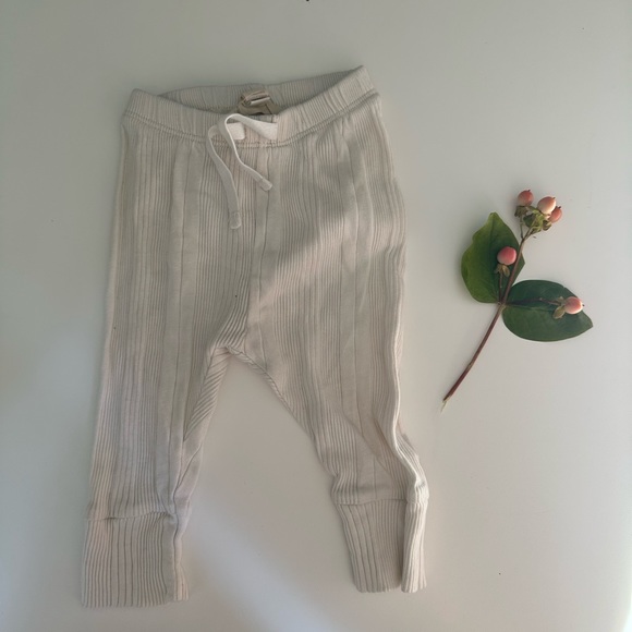 Adorable Baby Bundle of Clothing - Picture 3 of 7